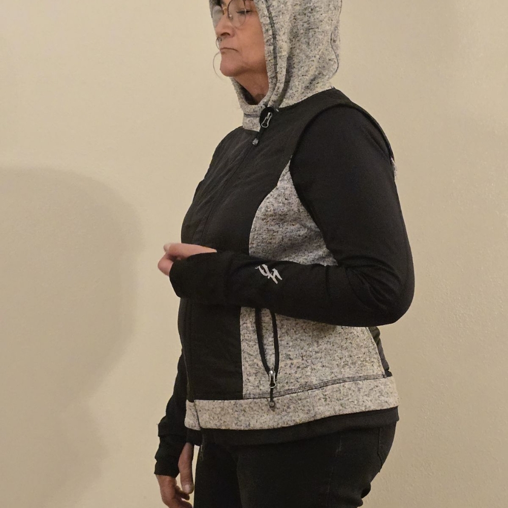 Woman's L Harley Davidson zip up Hoodie #101